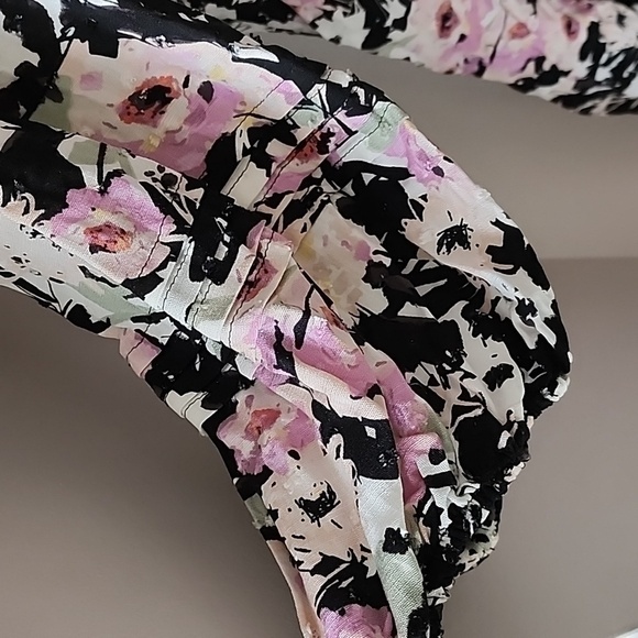 Torrid - Midi Swiss Dot Pleat Long Sleeve Dress in Brushstroke Multi Floral - Picture 4 of 13